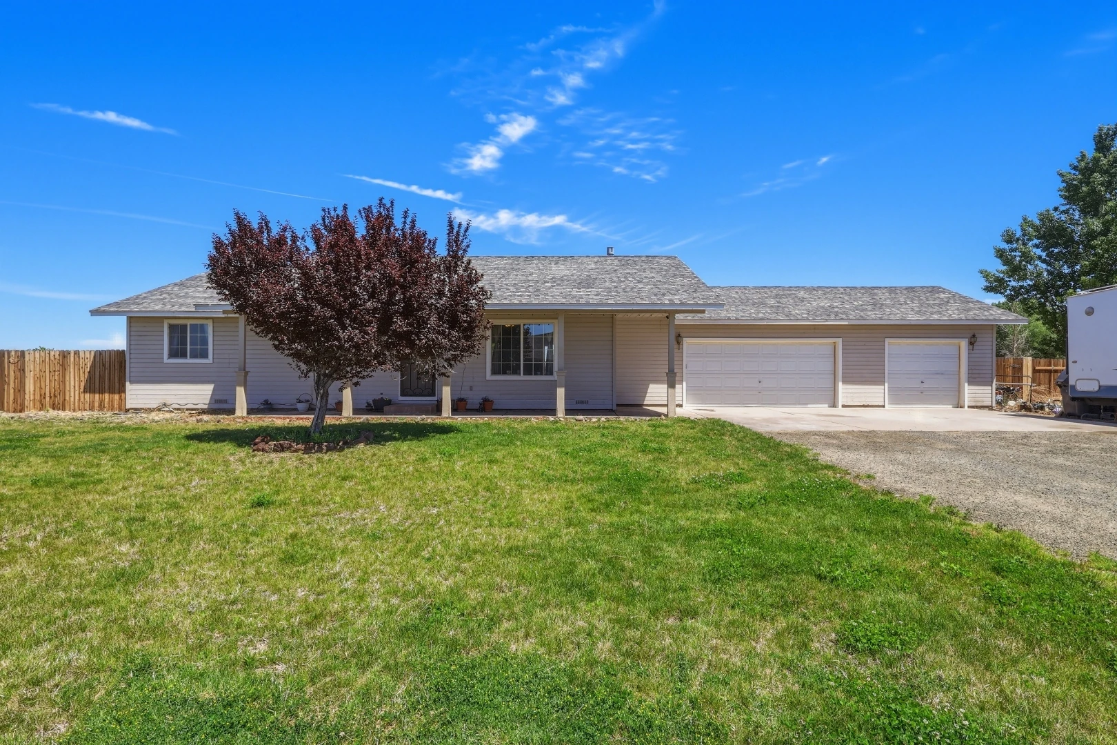 4320 Falcon Dr, Fallon NV — 4BR Home on 1 Acre with 3-Car Garage